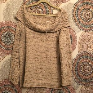 Chunky knit sweater (fall off shoulder)